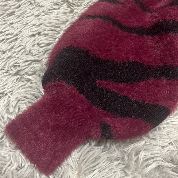 Beautiful sweater - Picture 4 of 7